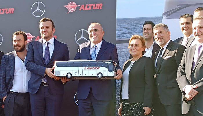 Mercedes-Benz Türk’ten, Altur Turizm’e 20 yeni otobüs teslimatı