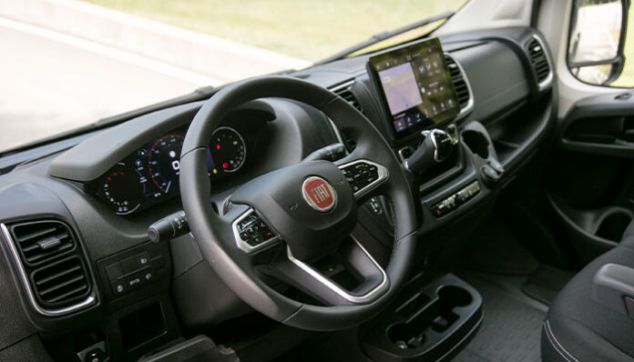 Yenilen Fiat Ducatokokpit 696x398 1