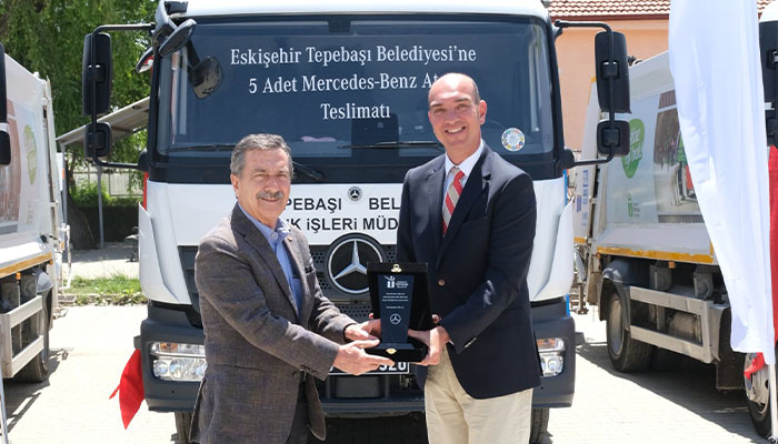 Mercedes-Benz Türk, Eskişehir Tepebaşı Belediyesi’ne 5 adet Atego 1018’i teslim etti
