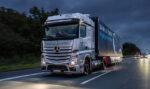 Mercedes Benz GenH2 kamyondan rekor