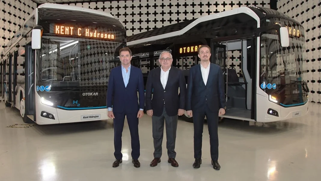 Otokar Hidrojenle Çalışan Otobüsü ile Otonom Otobüsünü Tanıttı