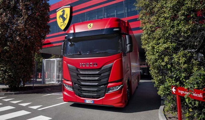 IVECO, Scuderia Ferrari HP'ye 16 adet ağır ve hafif ticari araç teslim etti