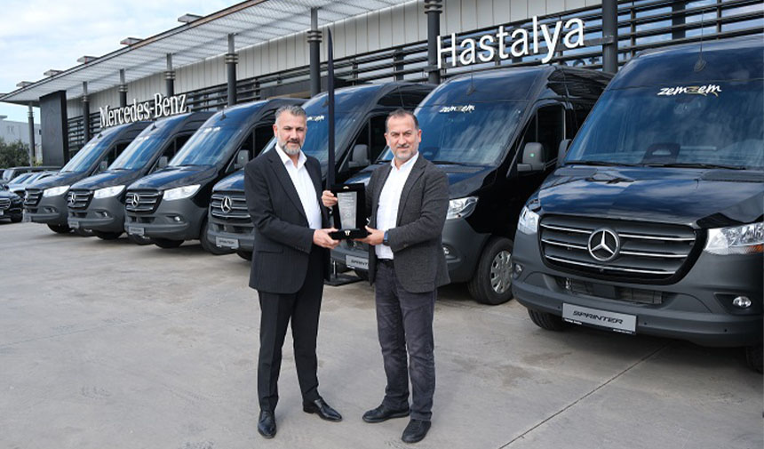 Zemzem Turizm'in Tercihi Mercedes-Benz Sprinter Minibüsten Yana