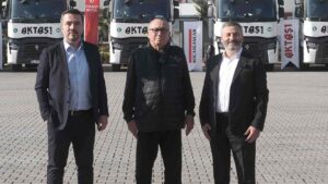 Kocaslanlardan Gemlik Aktas 1 Lojistike 50 yeni Renault Trucks cekici teslimati