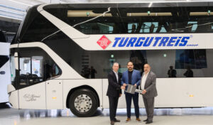MAN, Türkiye’deki İlk Çift Katlı Otobüs Teslimatını Turgutreis Group Turizm’e Yaptı 22 MAN Turgut Reis otobus teslimat toreni