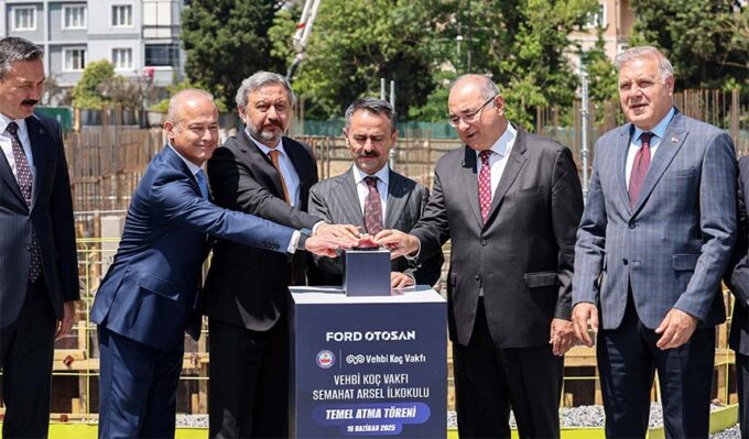 Ford Otosan temel atma toreni