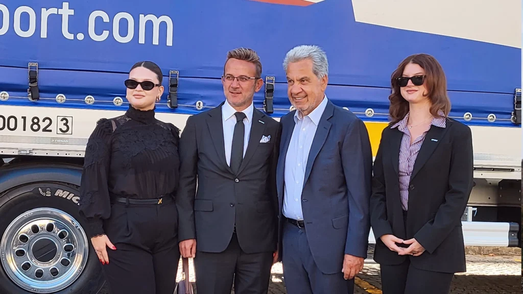 Logitrans Lojistike Tirsan Treyler Teslimati Toreni