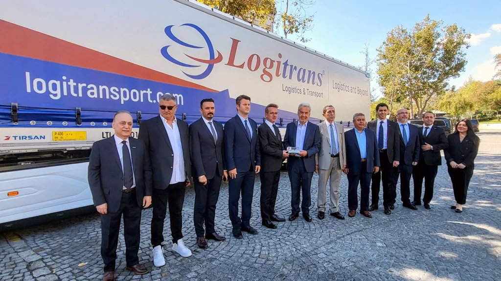 Tirsan Treylerdel Logitrans Lojistike yeni nesil treyler teslimat toreni
