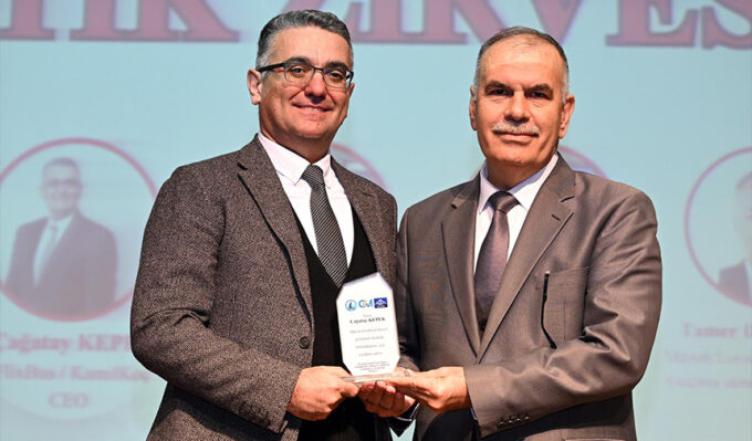 Cagatay Kepek Aydin Uni. plaket takdimi