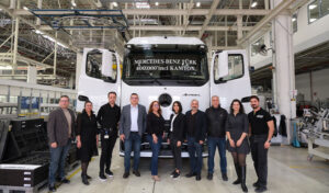 Mercedes-Benz Türk, Aksaray Kamyon Fabrikası’nda 400 Bininci Kamyonunu Üretti 3 Mercedes kamyon uretimi
