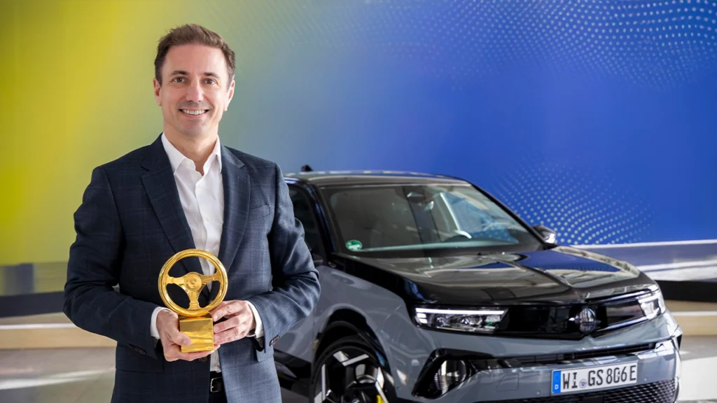 Opel Mokka GSE'ye Altın Direksiyon Ödülü! 3 Opel CEOsu Florian Huettl Ne Dedi