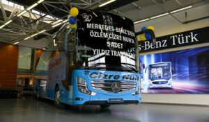 Mercedes-Benz Türk’ten Özlem Cizre Nuh’a Teslimat 2 Ozlem Cizre Nuh 1