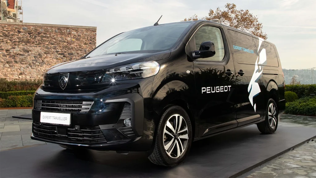 Peugeot Expert Traveller'in Türkiye'de Üretimi Başladı! 2 Peugeot Expert Traveller Yerli Uretim olareak satista