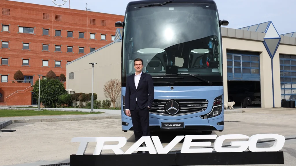 Mercedes Benz Turk Otobus Urun Yonetimi Grup Muduru Cem Demirel ve Travego Seyahat Otobusu
