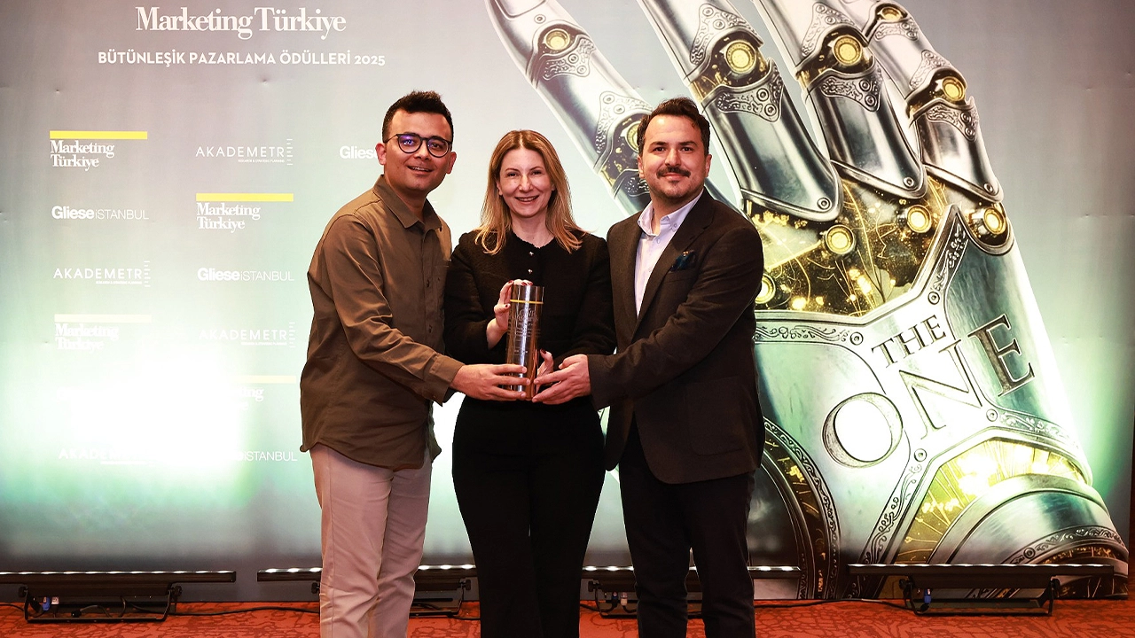 Kamil Koc Firmasina 5. kez Yilin Itibarlisi Odulu Verildi