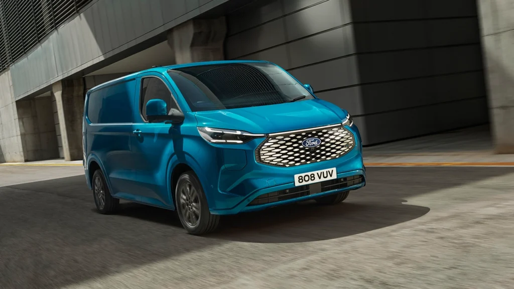 Ford Otosan Akilli Fabrikalarinda urettigi Ford E Transit Custom