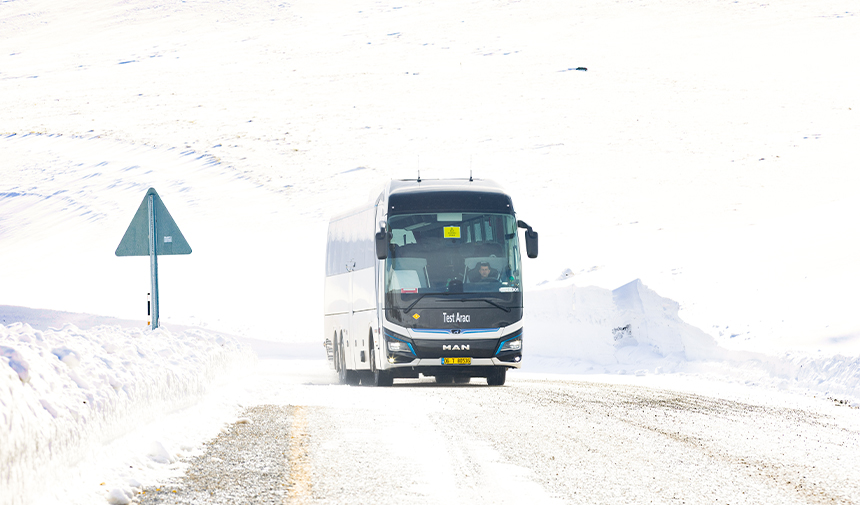 Man Lions Coach E winter test 1