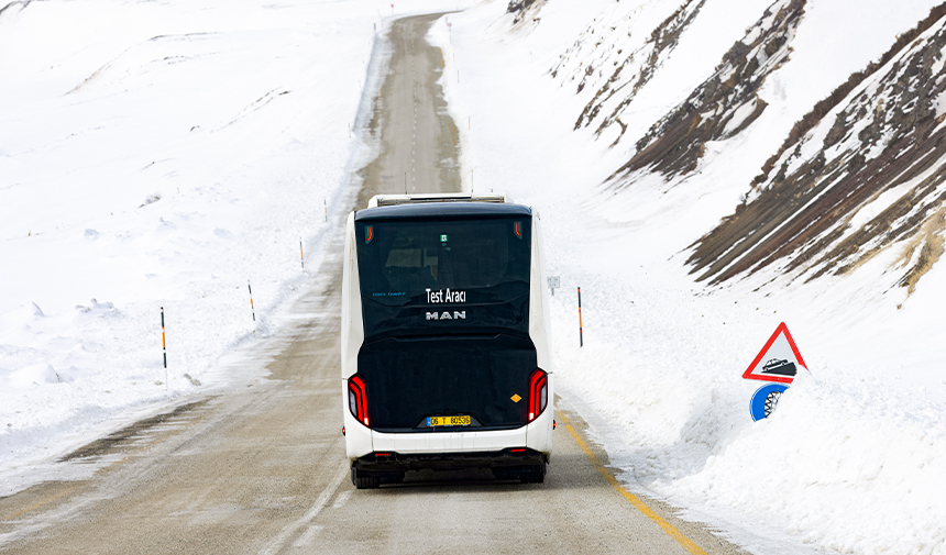 Man Lions Coach E winter test 3