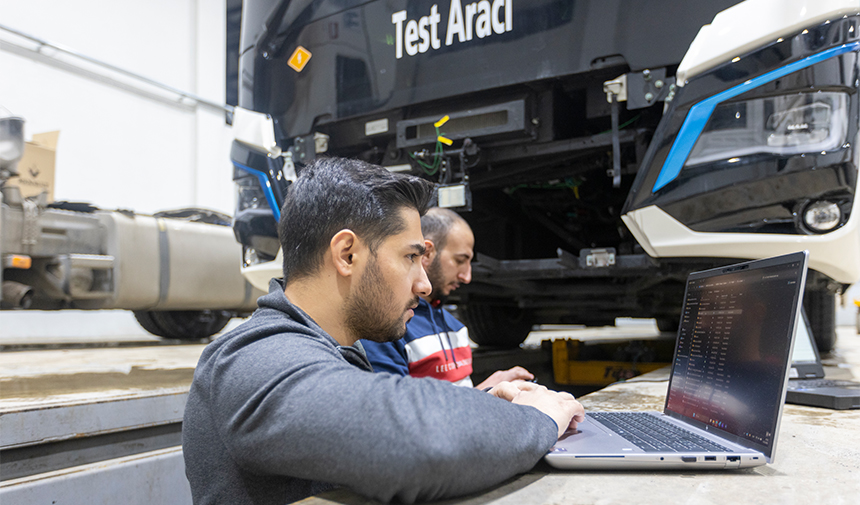 Man Lions Coach E winter test 6