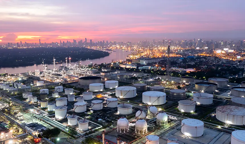 Savaşın faturası ağırlaşıyor: Petrol talebinde sert fren 3 Petrol Rafineleri ve depolama