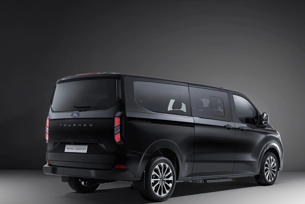Yeni Ford Tourneo Custom 91 yeni nesil ulasim konfigurasyonu