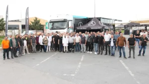 Mercedes-Benz Türk'ten kamyon şoförlerine ücretsiz sağlık hizmeti! 5 Mercedes Benz Turk Saglik Bakim Tiri