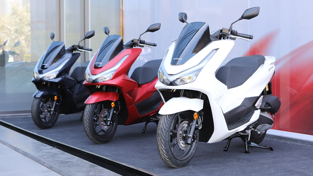 PCX125 Scooter Honda Izmir Motosiklet Fabrikasinda Urteliyor