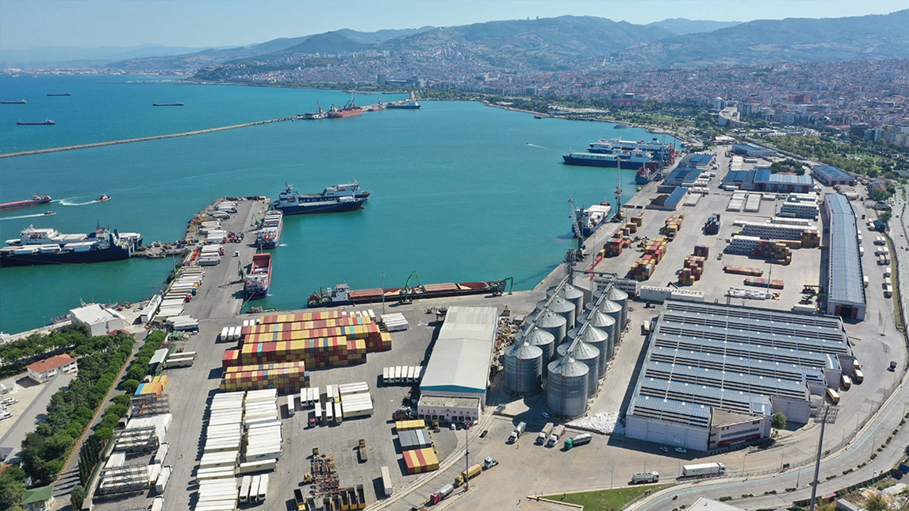 Samsun Limanı ile Mersin Limanı arasında yük taşıma süresi hızlı tren bağlantısı ile 12 saate düşecek