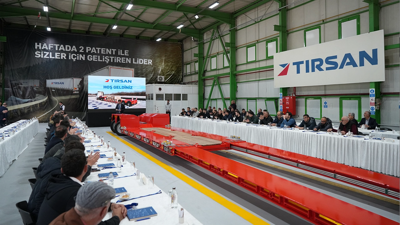 Tirsan Pendle Low Loader Turkiye ve Avrupada Tam Not Aldi