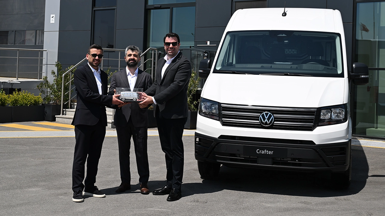 Volkswagen Ticari Arac ve Scaniadan Evolog Lojistike Yeni Teslimatlar Goksel Kaymak Birol Caliskan Ali Bayer