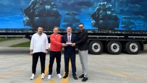 Tırsan'dan Kasva Uluslararası Taşımacılık’a Tenteli Perdeli Multi-Ride Teslimatı 8 Tirsan Kasva Uluslararasi Tasimacilika Tenteli Perdeli Multi Ride teslimati gerceklestirdi