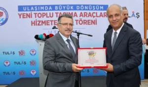 Anadolu Isuzu’dan Trabzon’a 10 Yeni Otobüs 18 trabzon bb isuzu teslimati
